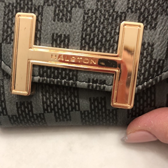 Halston compact wallet in beautiful box - Picture 4 of 8